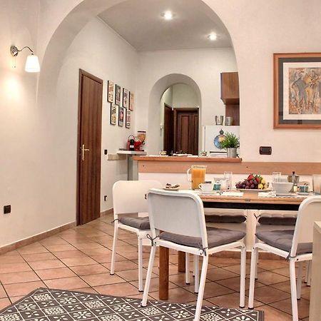 Coliseum Rome Apartments Room photo