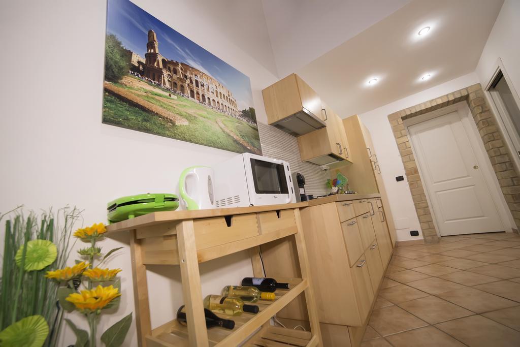 Coliseum Rome Apartments Room photo